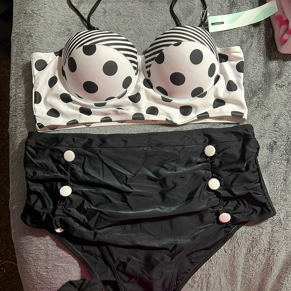 NWT 2 piece high waisted bathing suit.  Top is padded w/ underwire.